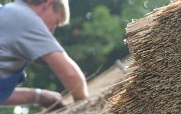 professional Maguires Bridge thatchers